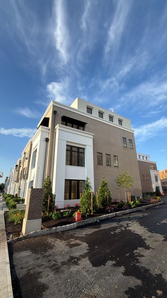 New development commercial building